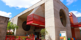 Fachada de escola municipal