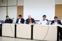 Vereadores Adriano Ventura, Jorge Santos, Henrique Braga, Gilson Reis e Tarcísio Caixeta na reunião da Comissão de Orçamento