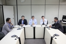 Daniel Nepomuceno, Pablito, Leonardo Mattos, Léo Burguês e Adriano Ventura na Comissão de Direitos Humanos (Foto: Mila Milowsky)