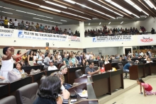 Servidores municipais lotam o plenário em audiência da Comissão de Orçamento para debater gastos com pessoal