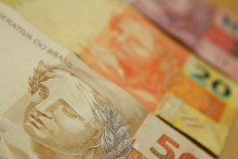 Notas de R$ 50, R$ 20 e R$10