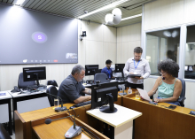 Imagem dos vereadores Pedro Patrus (PT) e Professora Nara (Rede) durante a reunião