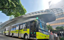 estação do sistema move de transporte público com ônibus parado no local