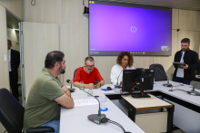 parlamentares presentes em reunião da comissão de defesa do consumidor