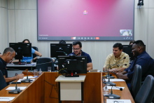 parlamentares e participantes presentes em audiência pública na câmara municipal de bh
