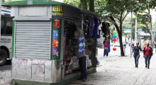 banca de jornal e revista em rua de belo horizonte